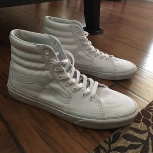 *PRICE DROP* White High Top Vans - (m 10.5 / w 12)